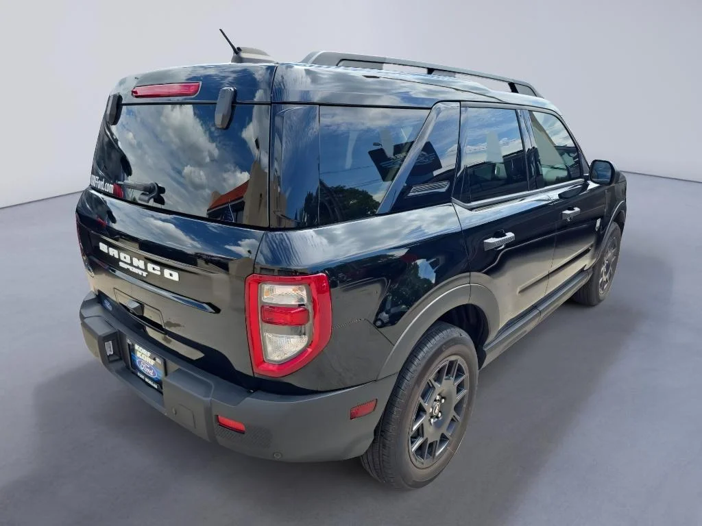 New 2025 Shadow Black Ford Big Bend® image 5