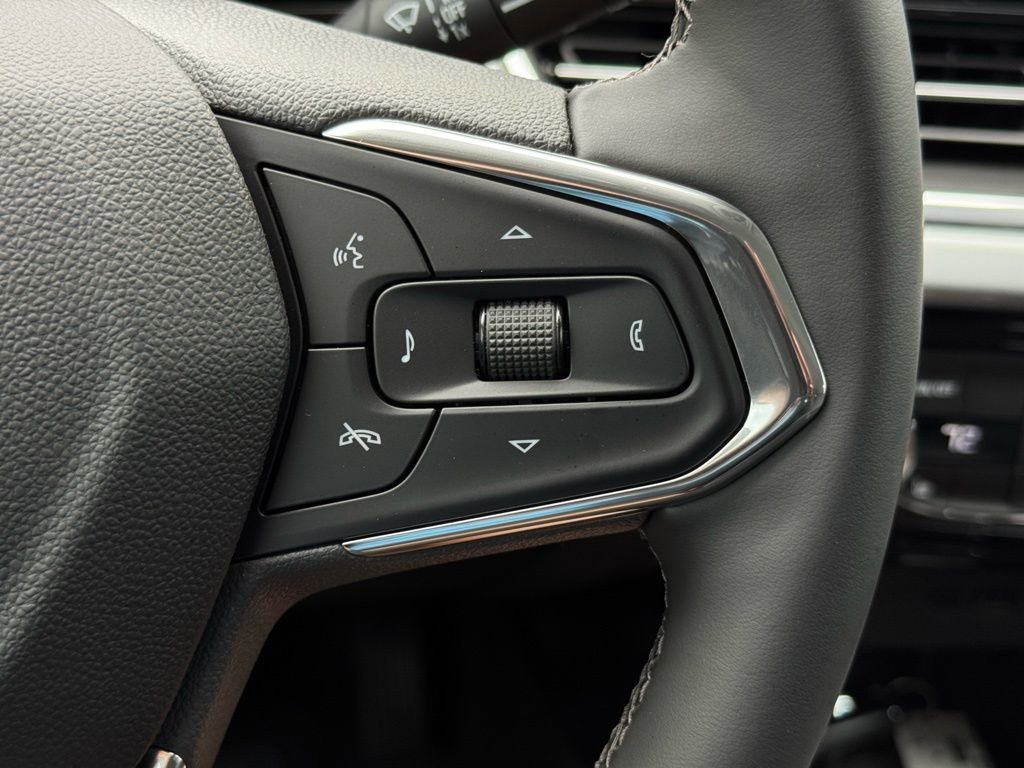 2025 Chevrolet Trax LT - Photo 24