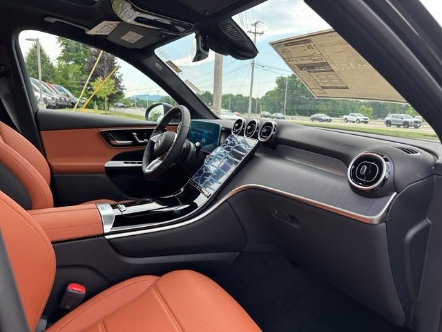 New 2026 Black Mercedes-Benz GLC 300 image 23