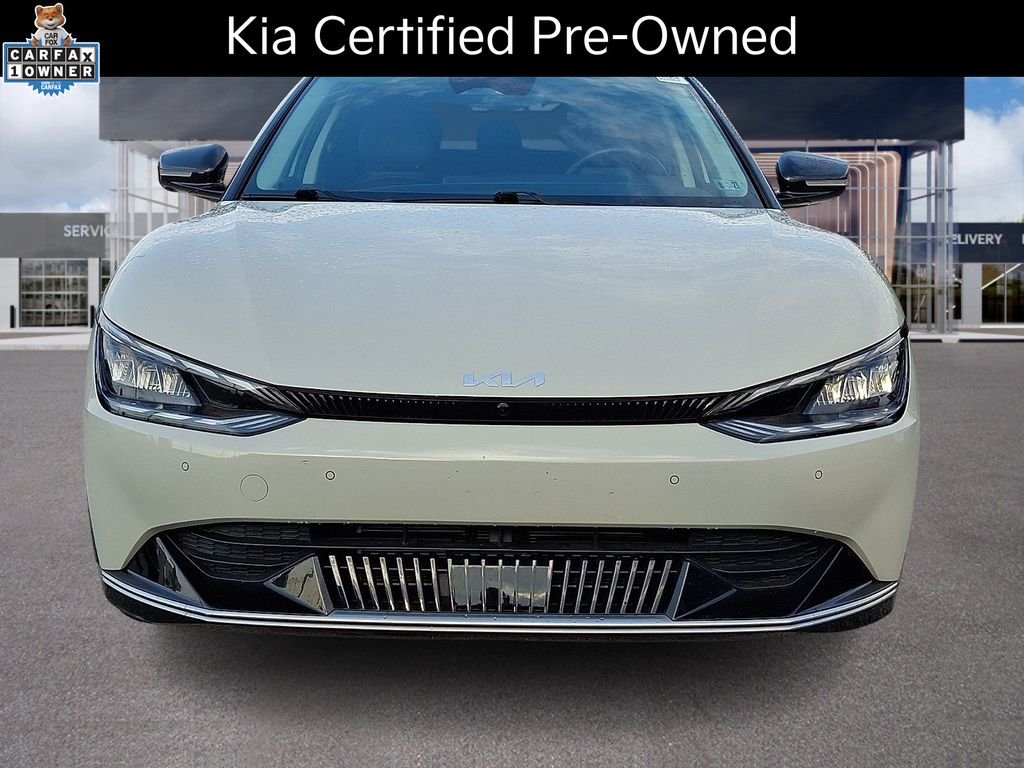 Certified Used 2024 White Kia Wind image 2