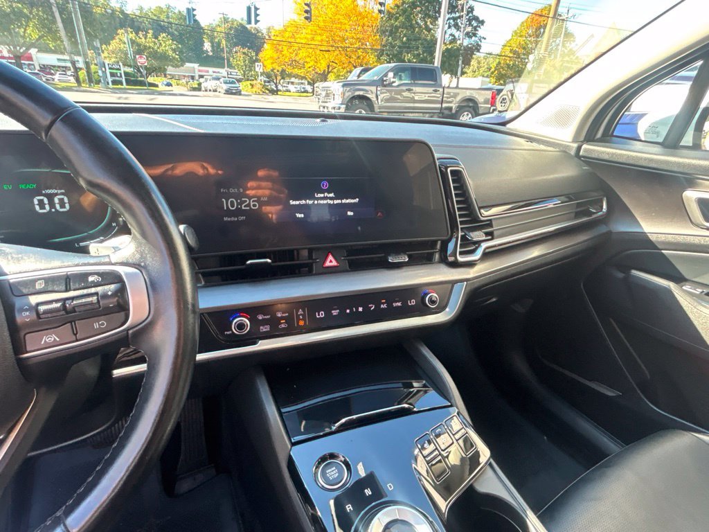 Used 2023 White Kia EX image 16