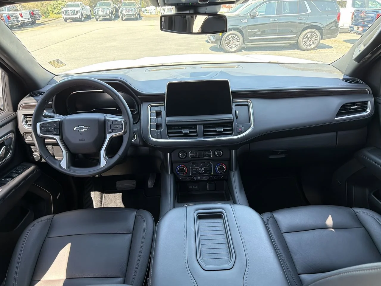 Used 2024 Summit White Chevrolet Z71 image 17