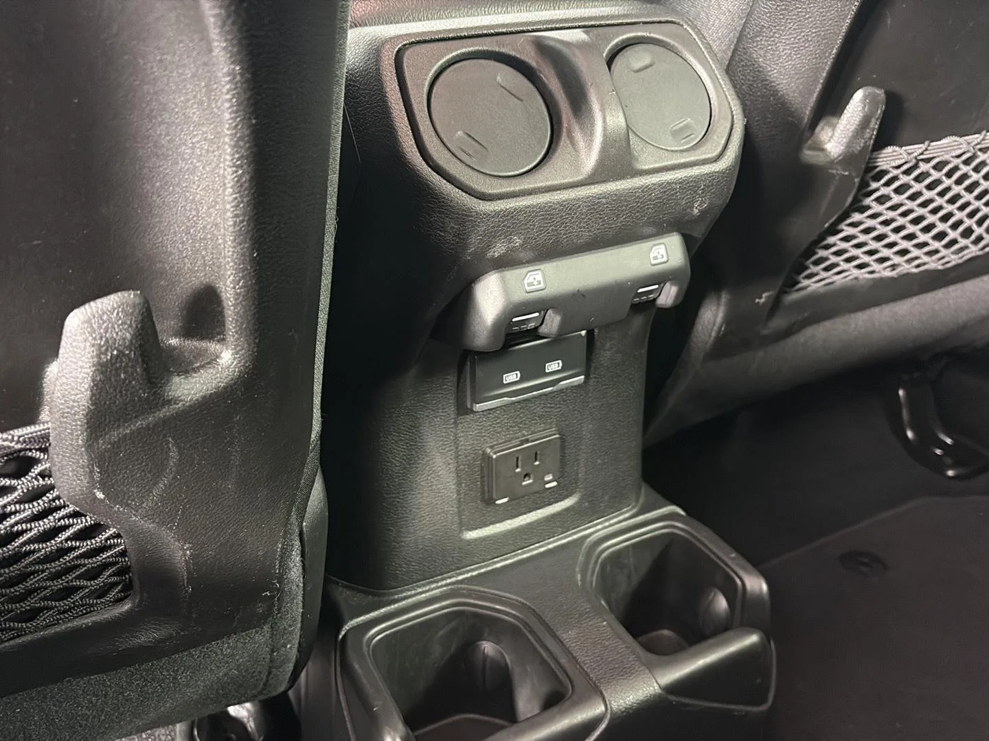 Used 2024 Bright White Clearcoat Jeep Rubicon image 19