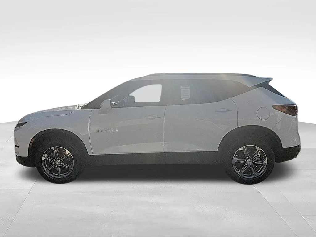 Used 2024 White Chevrolet LT image 6