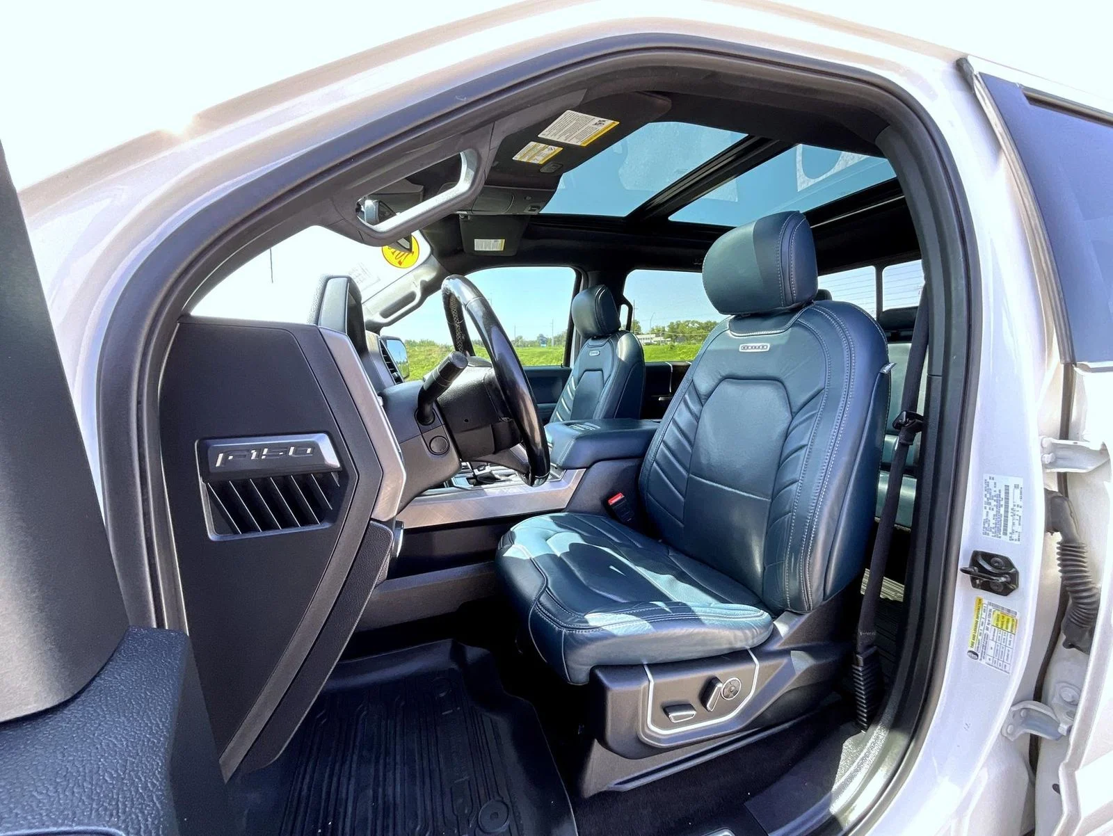 Used 2018 White Ford Limited image 10