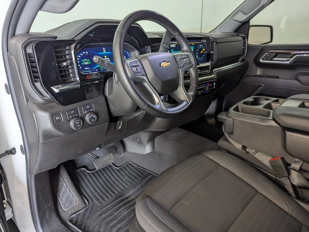 Used 2023 White Chevrolet LT image 13