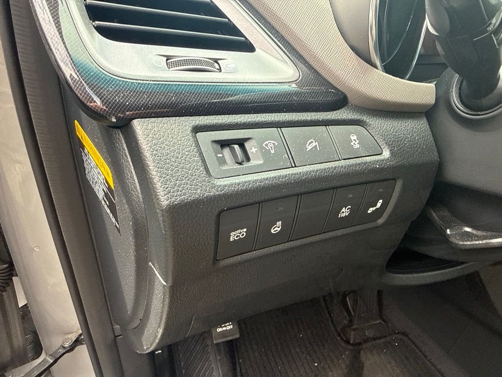 Used 2015 Frost Hyundai Limited image 16