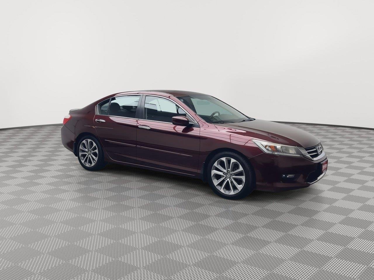 Used 2015 Basque Red Pearl II Honda Sport image 32