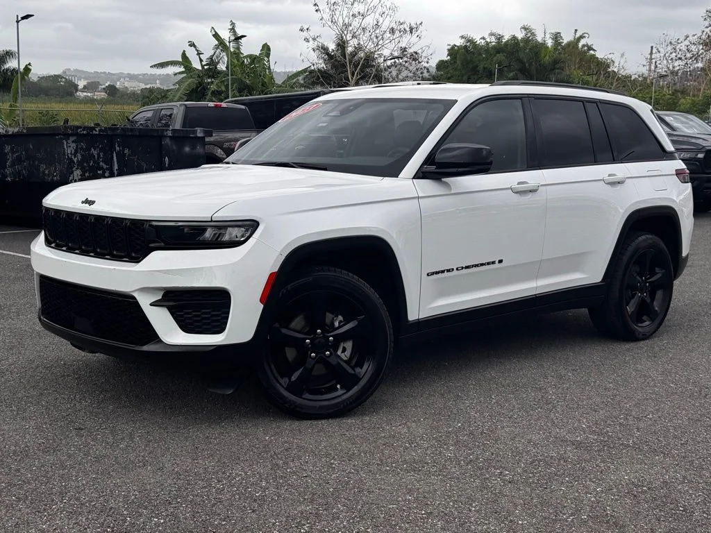 2023 Jeep Grand Cherokee Altitude's photo
