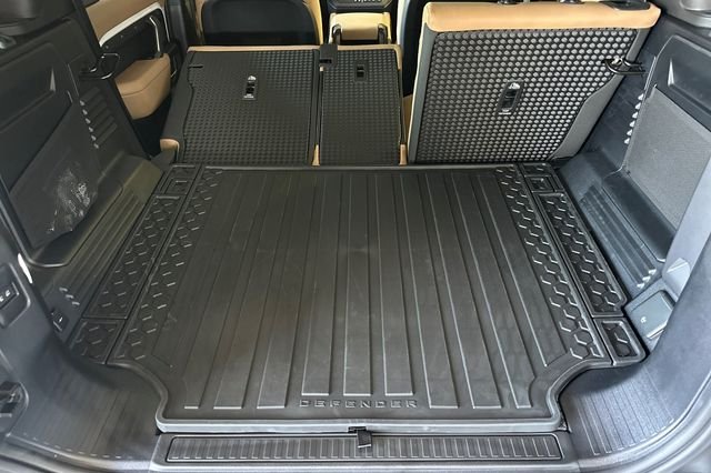 New 2026 Fuji White Land Rover X-Dynamic SE image 14