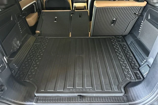 New 2026 Fuji White Land Rover X-Dynamic SE image 14