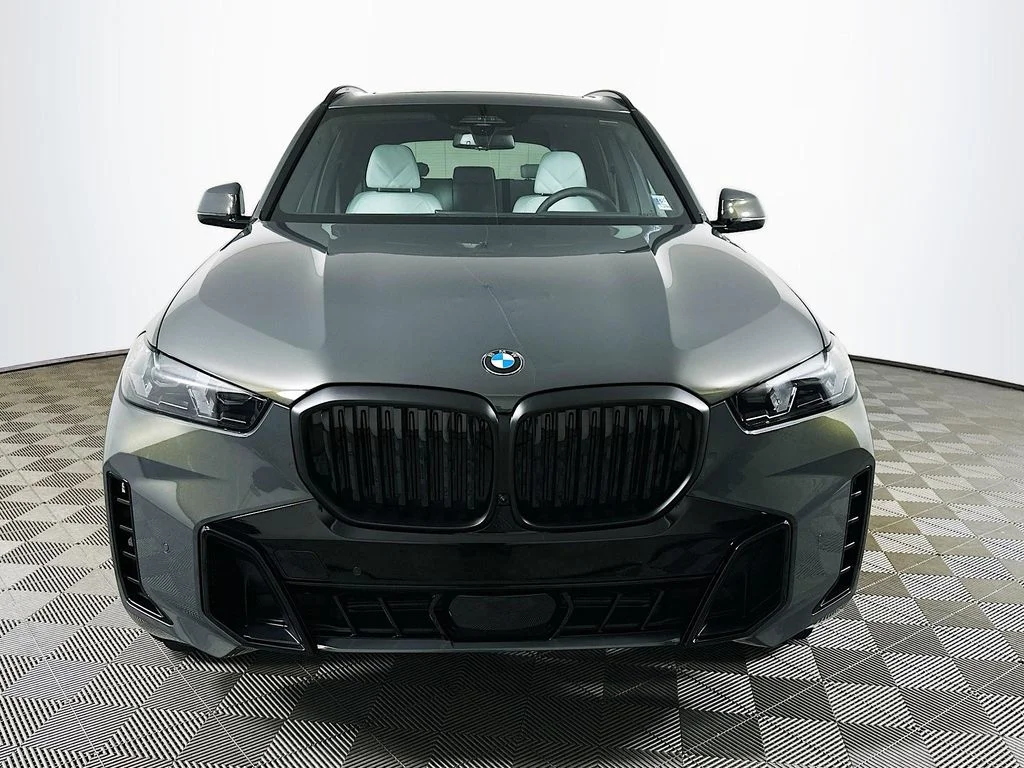 New 2026 Gray Metallic BMW xDrive40i image 2