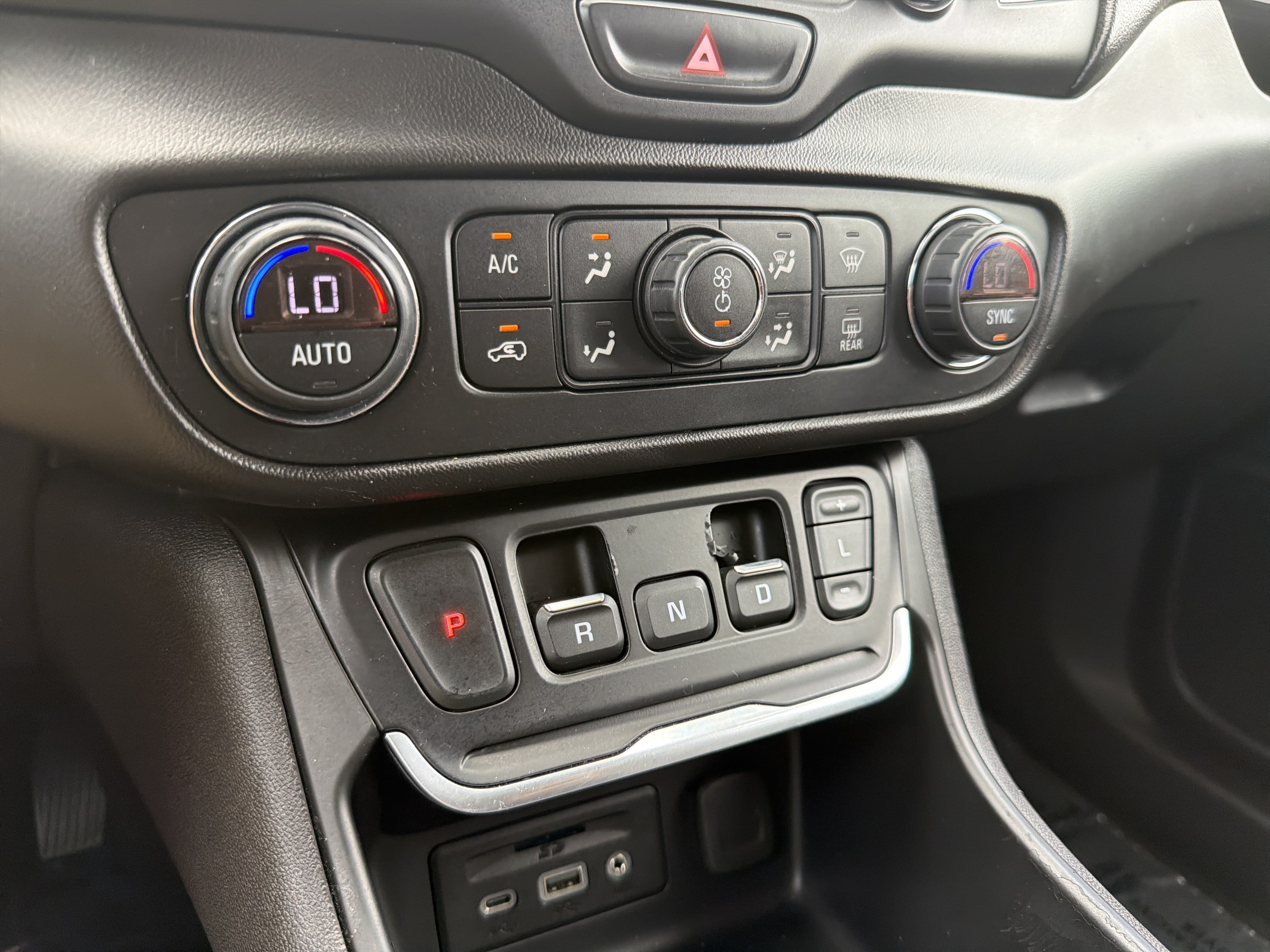 2020 GMC Terrain SLT - Photo 25