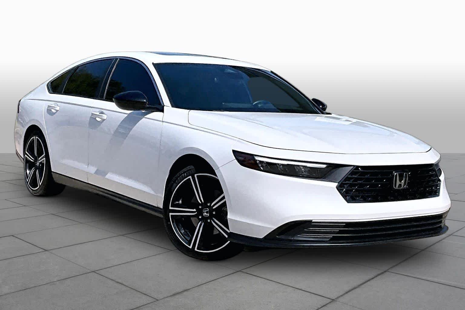 Used 2023 Platinum White Pearl Honda Sport image 3