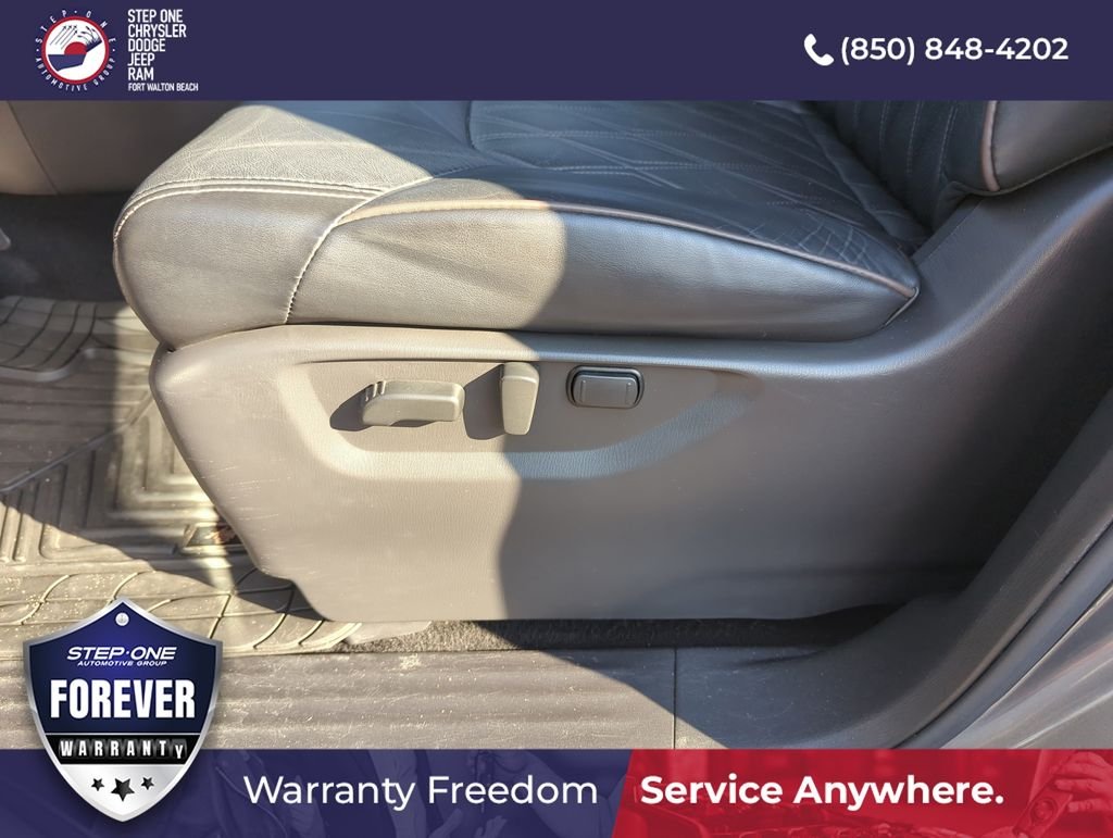 Used 2023 Gray Nissan Platinum image 12