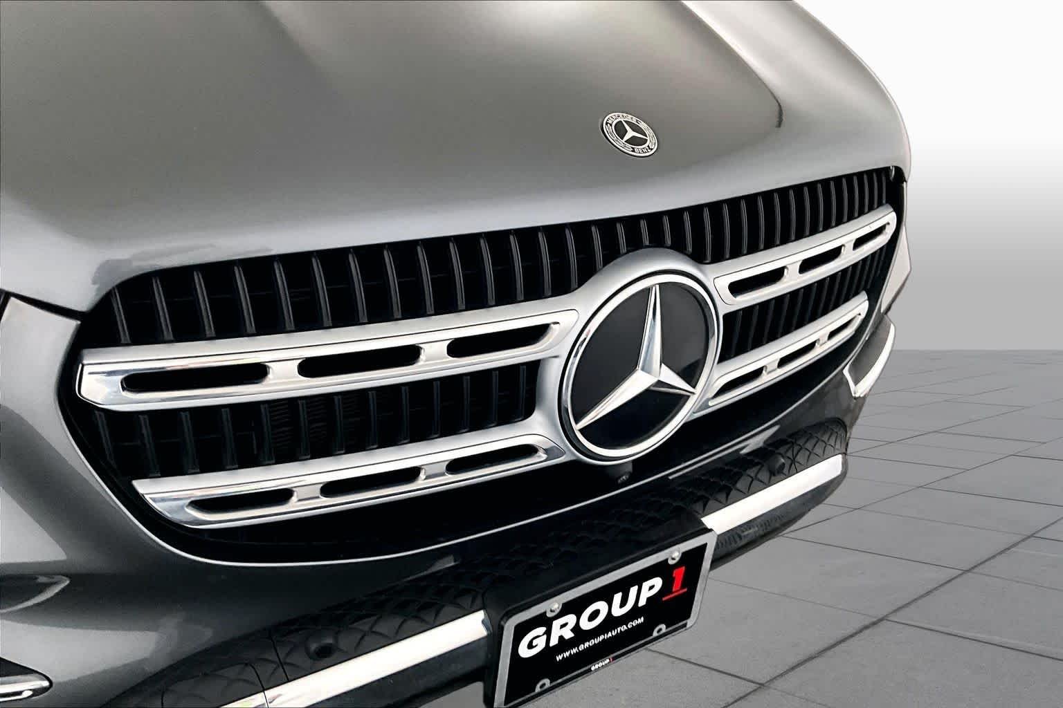 Used 2025 Selenite Grey Metallic Mercedes-Benz GLE 450e image 26