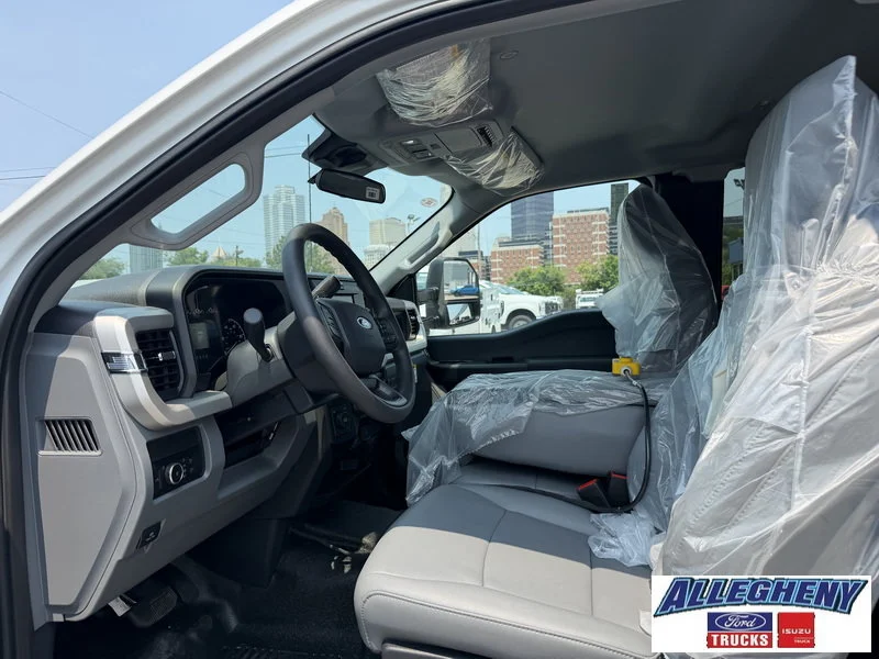 New 2025 Oxford White Ford XL image 12