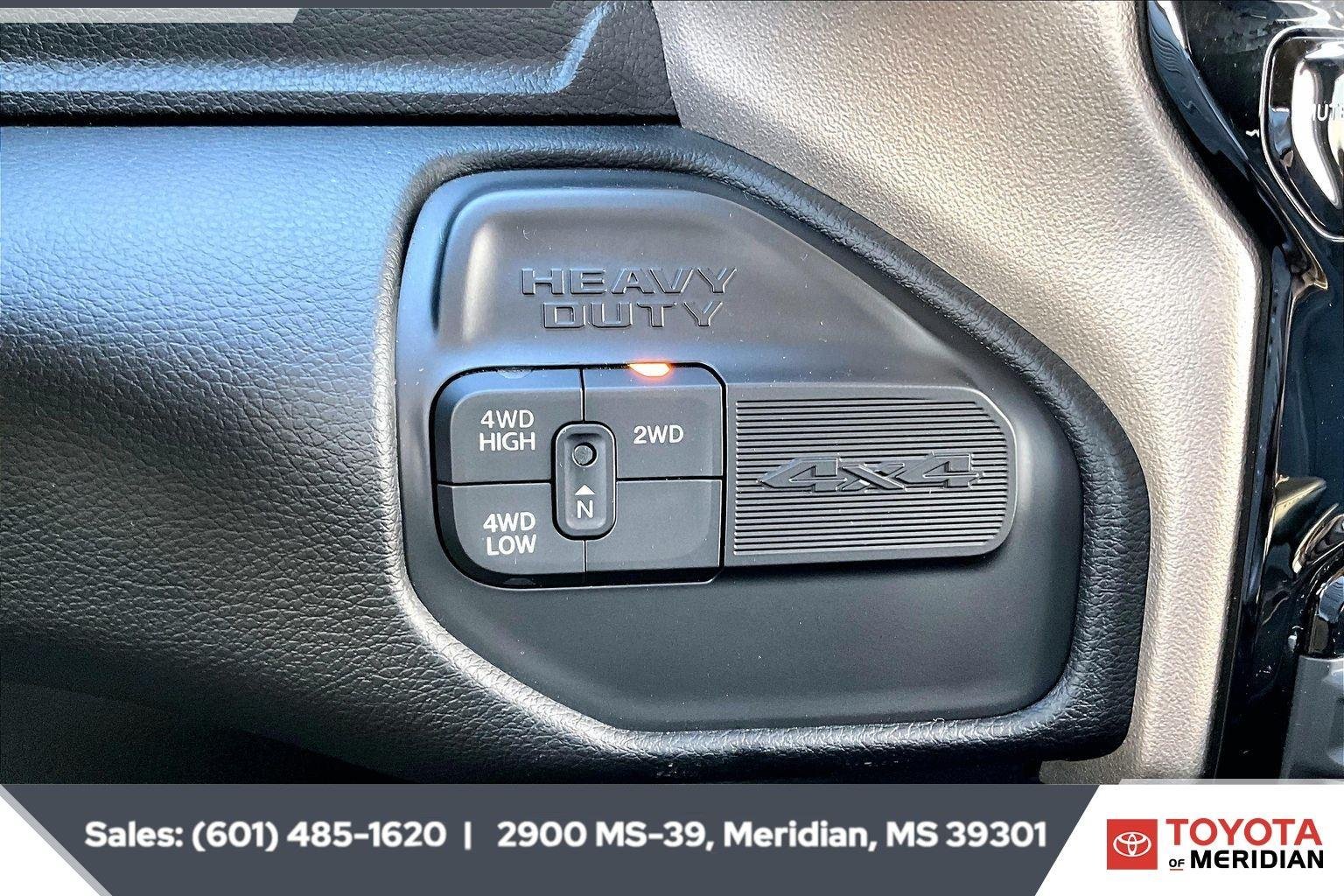 Used 2024 Billet Silver Metallic Clearcoat Ram Laramie image 23