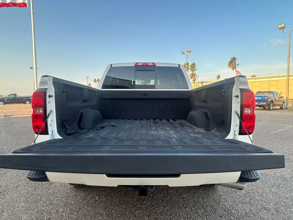 Used 2014 White Chevrolet High Country image 9