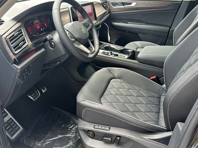 New 2026 Deep Black Pearl Volkswagen 2.0T SEL Premium R-Line image 9