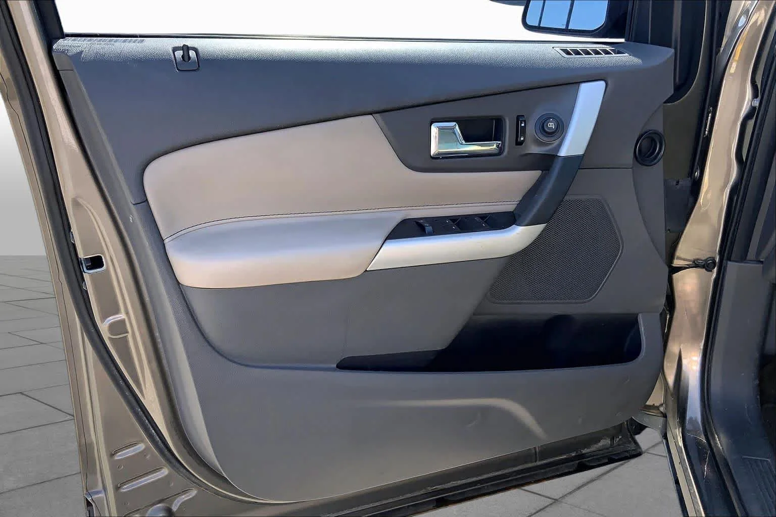 Used 2013 Mineral Gray Metallic Ford SEL image 21