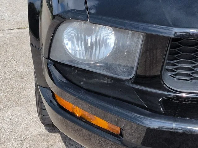 Used 2009 Black Ford V6 image 10