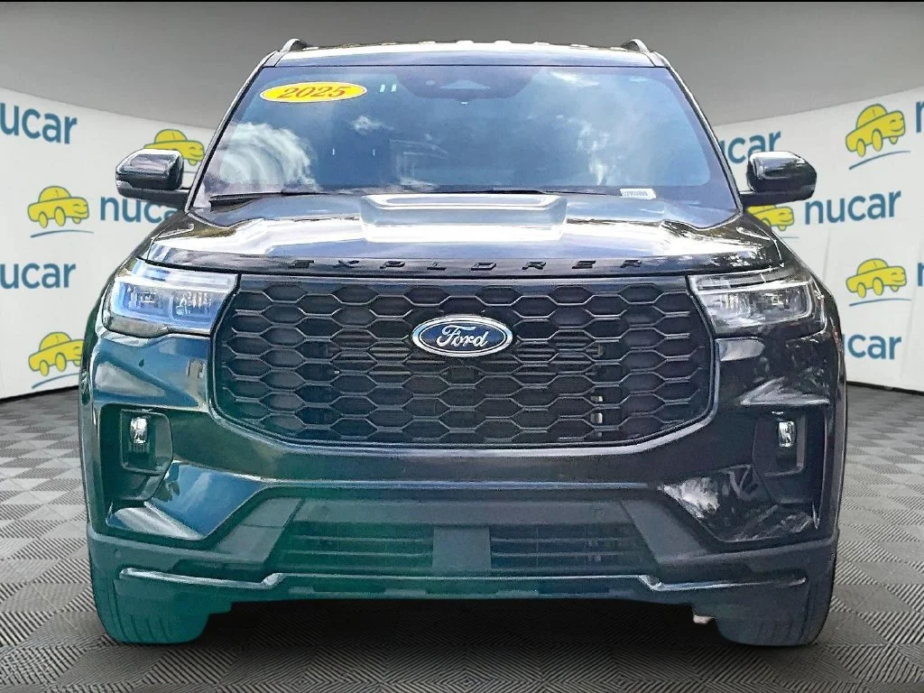 Used 2025 Black Metallic Ford ST-Line image 2