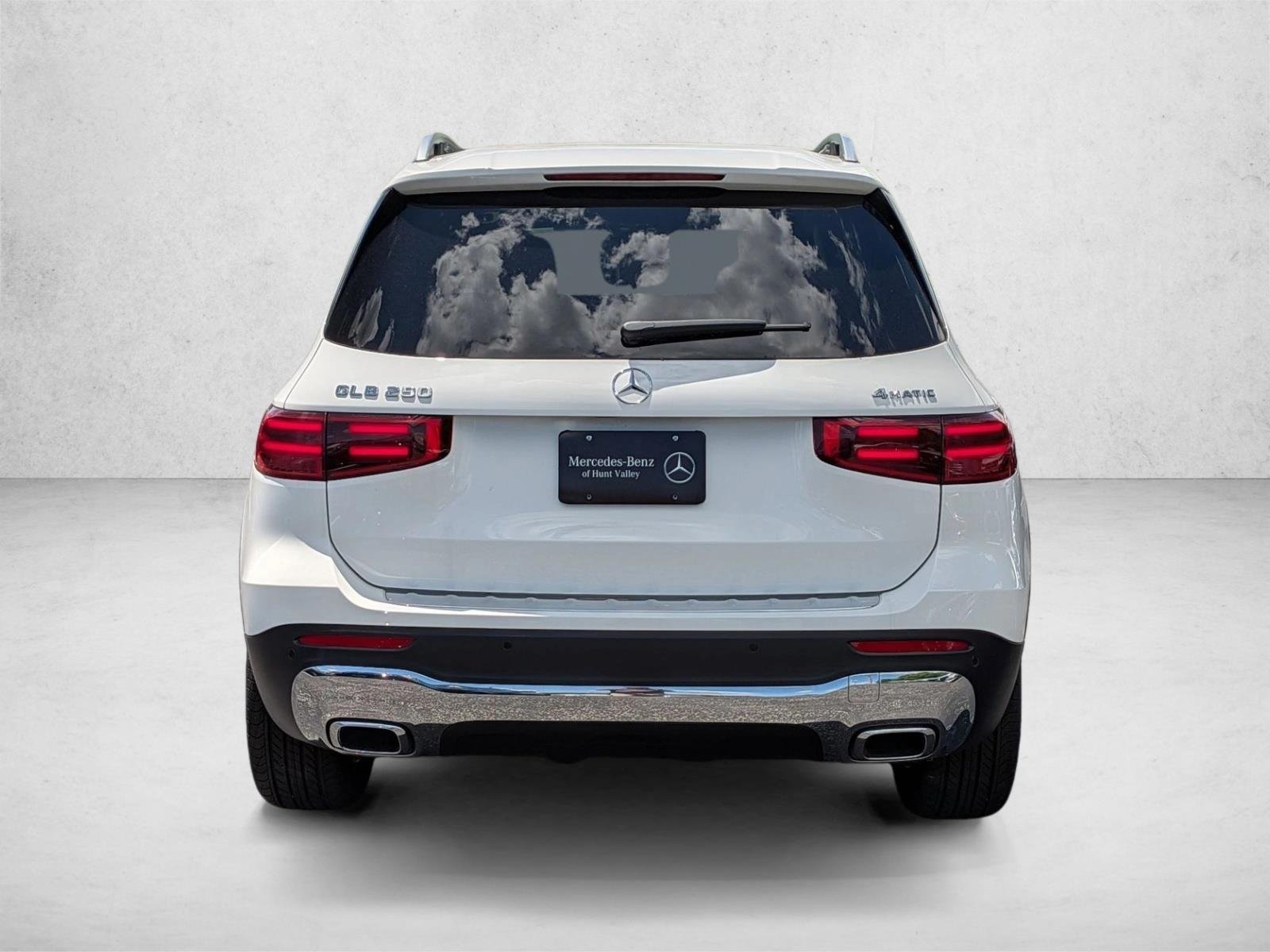 New 2026 Polar White Mercedes-Benz GLB250 image 8