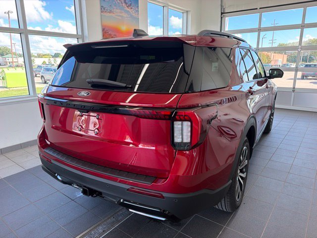 New 2027 Ruby Red Metallic Tinted Clearcoat Ford ST-Line image 5