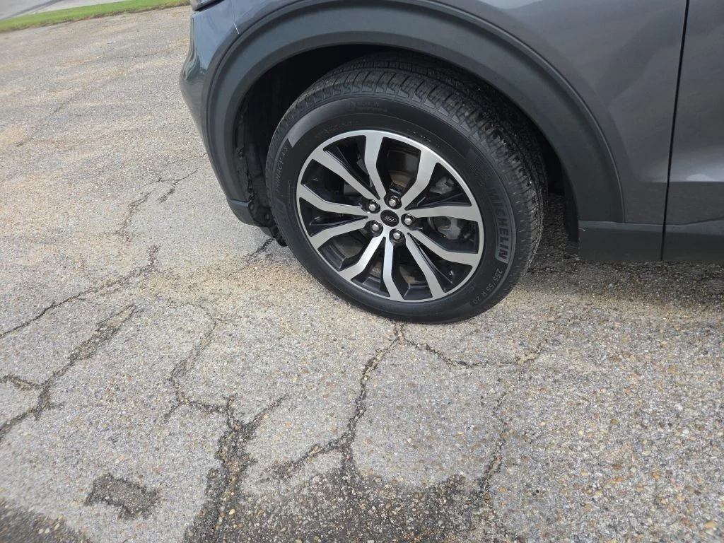 Used 2022 Gray Metallic Ford ST-Line image 18