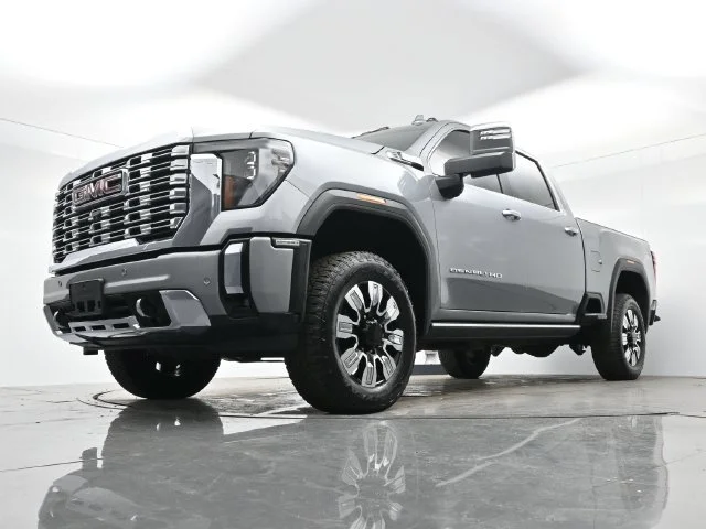 Used 2025 Sterling Metallic GMC Denali image 24
