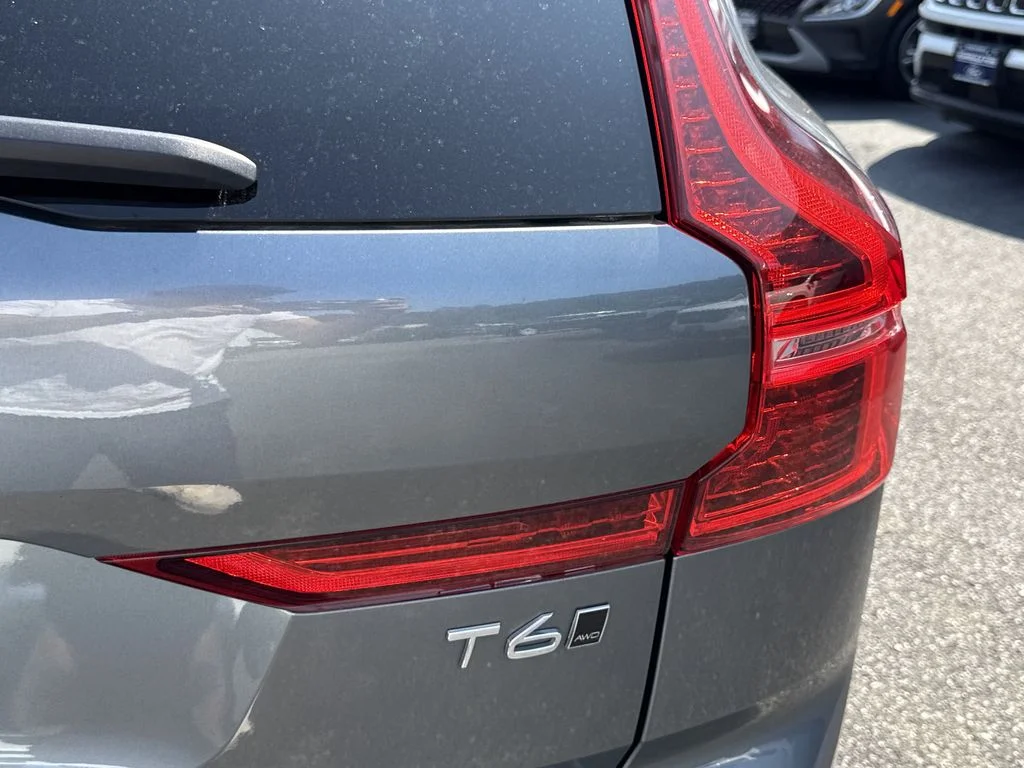 Used 2019 Gray Volvo T6 Momentum image 33