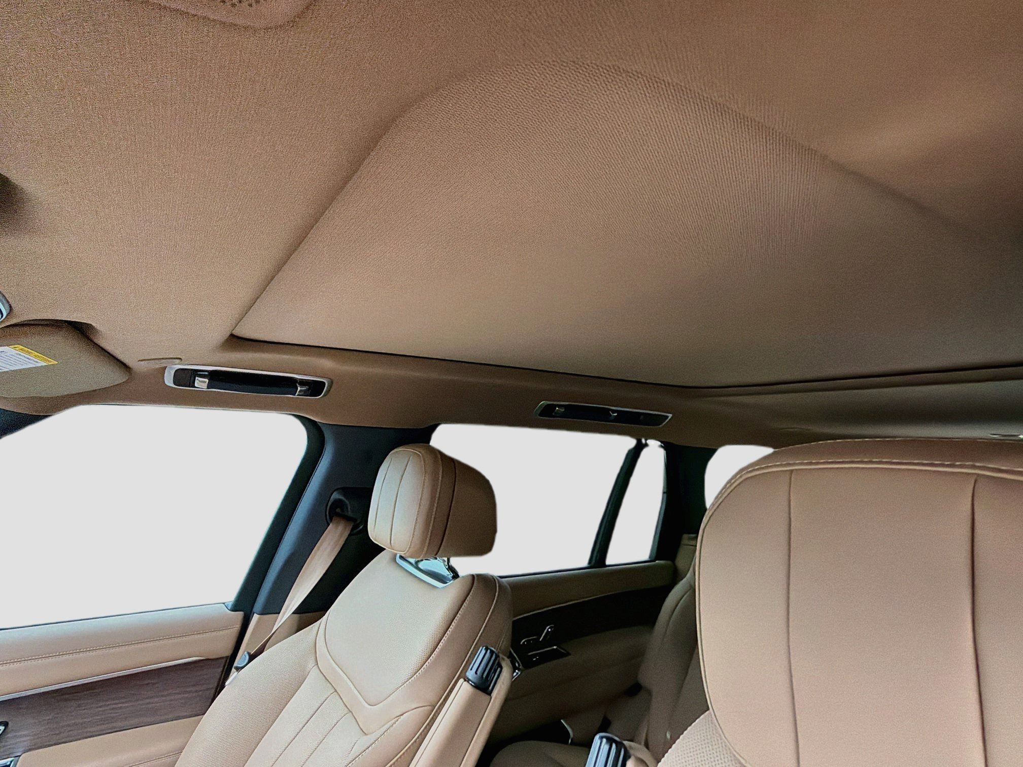 New 2026 Fuji White Land Rover SE image 28