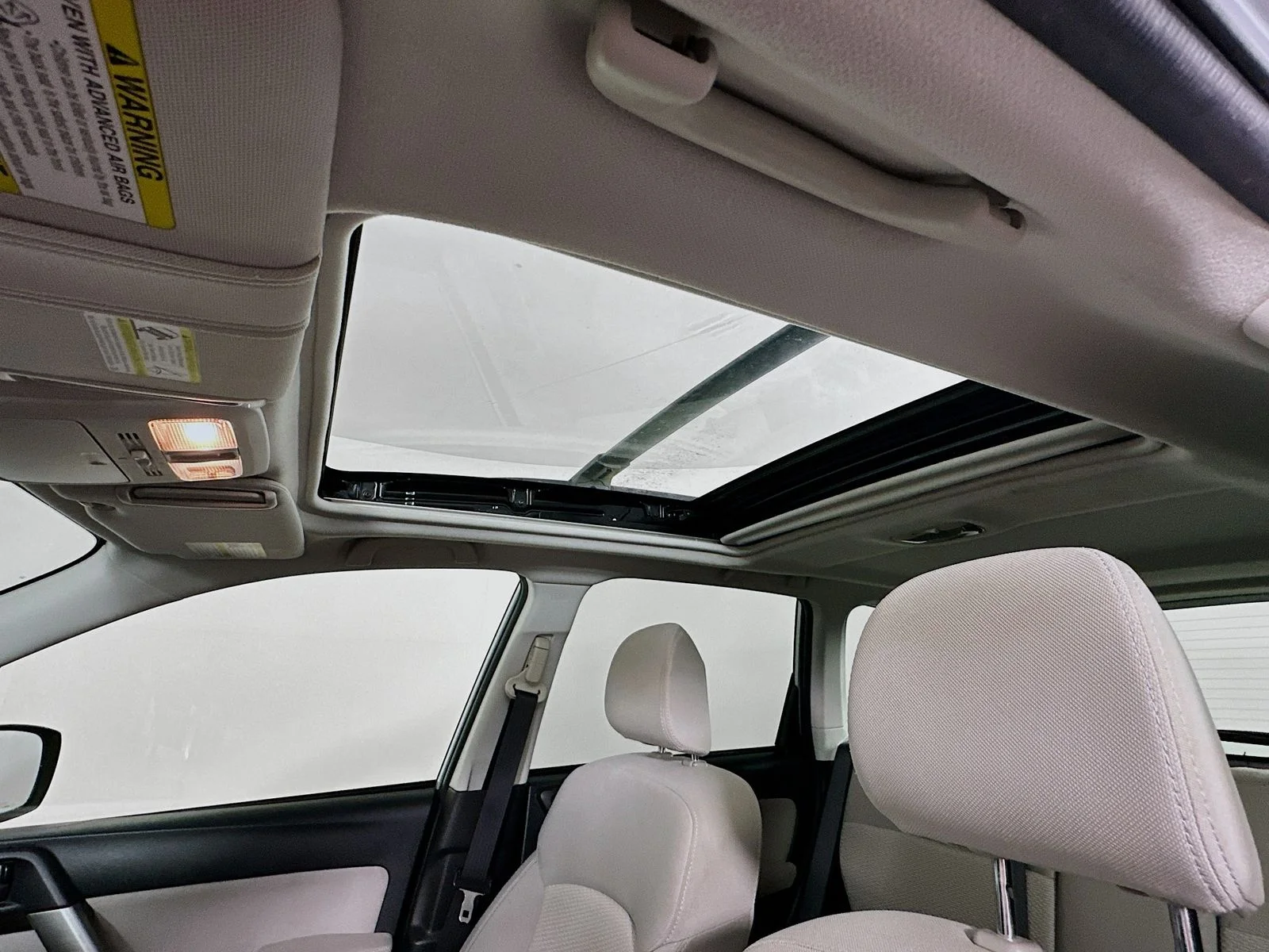 Used 2015 Ice Silver Metallic Subaru 2.5i Premium image 21