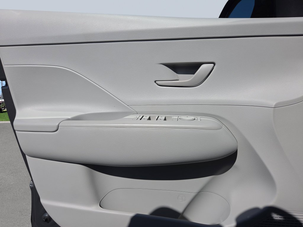 2024 Hyundai Kona SEL - Photo 17
