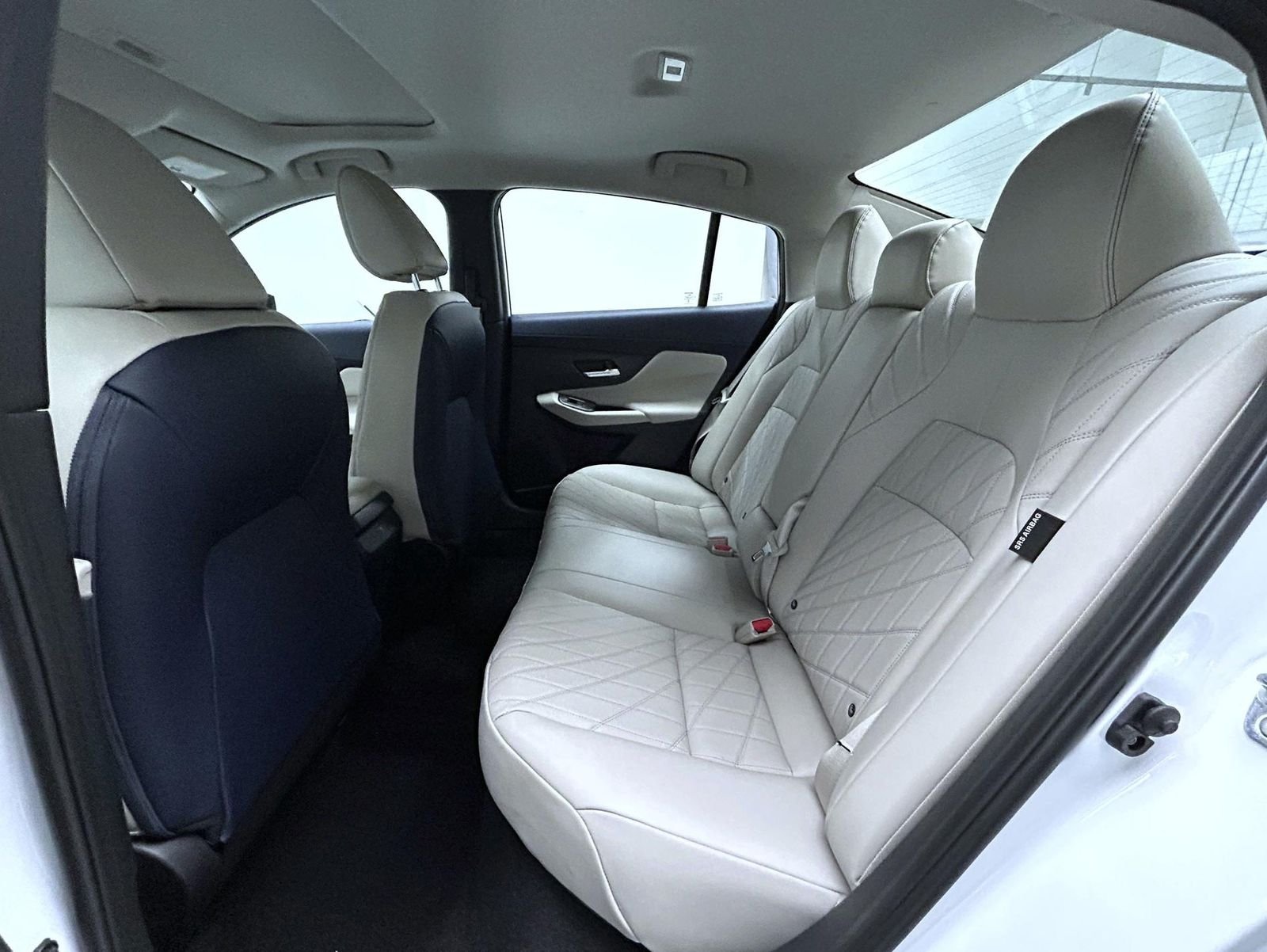 New 2026 Aspen White TriCoat Nissan SL image 11