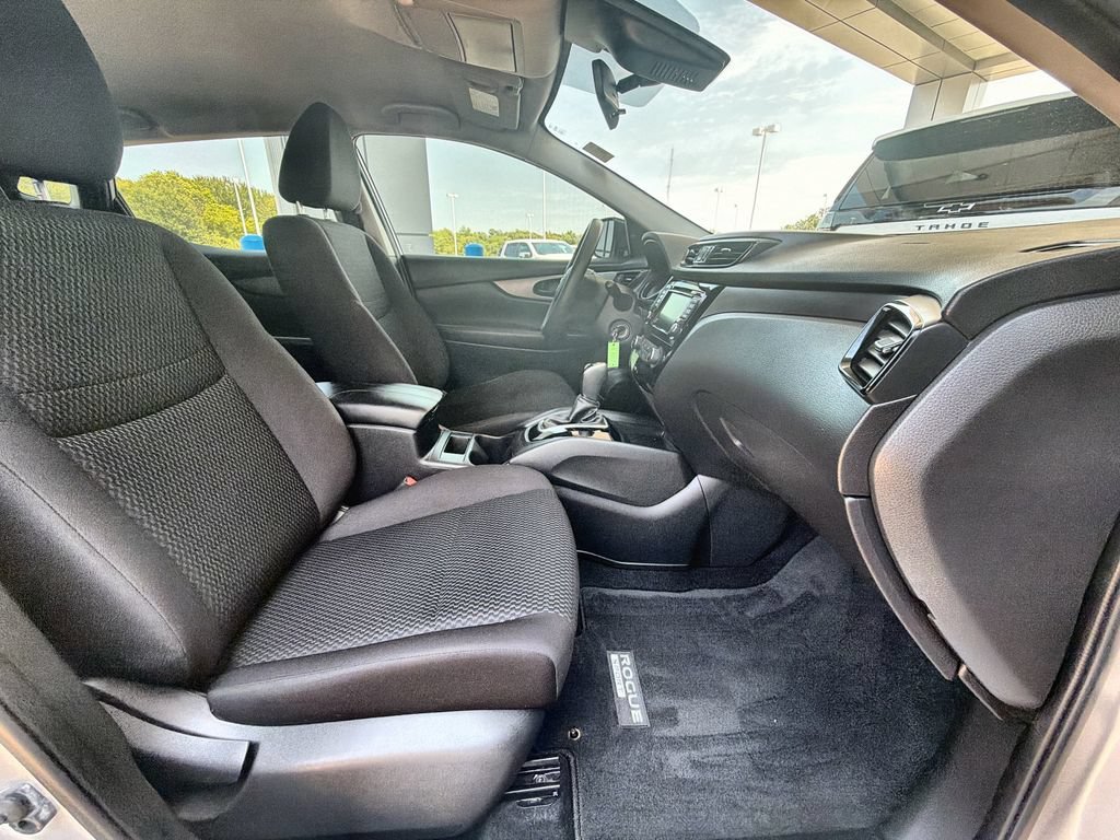 Used 2020 Silver Nissan S FWD Xtronic CVT image 29