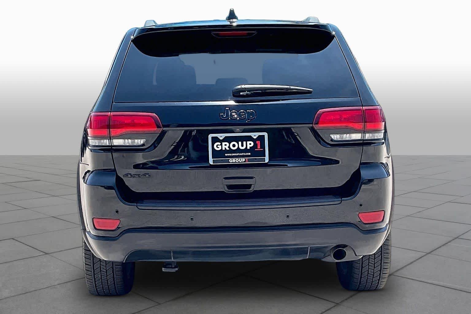 Used 2018 Diamond Black Crystal Pearlcoat Jeep Upland image 5
