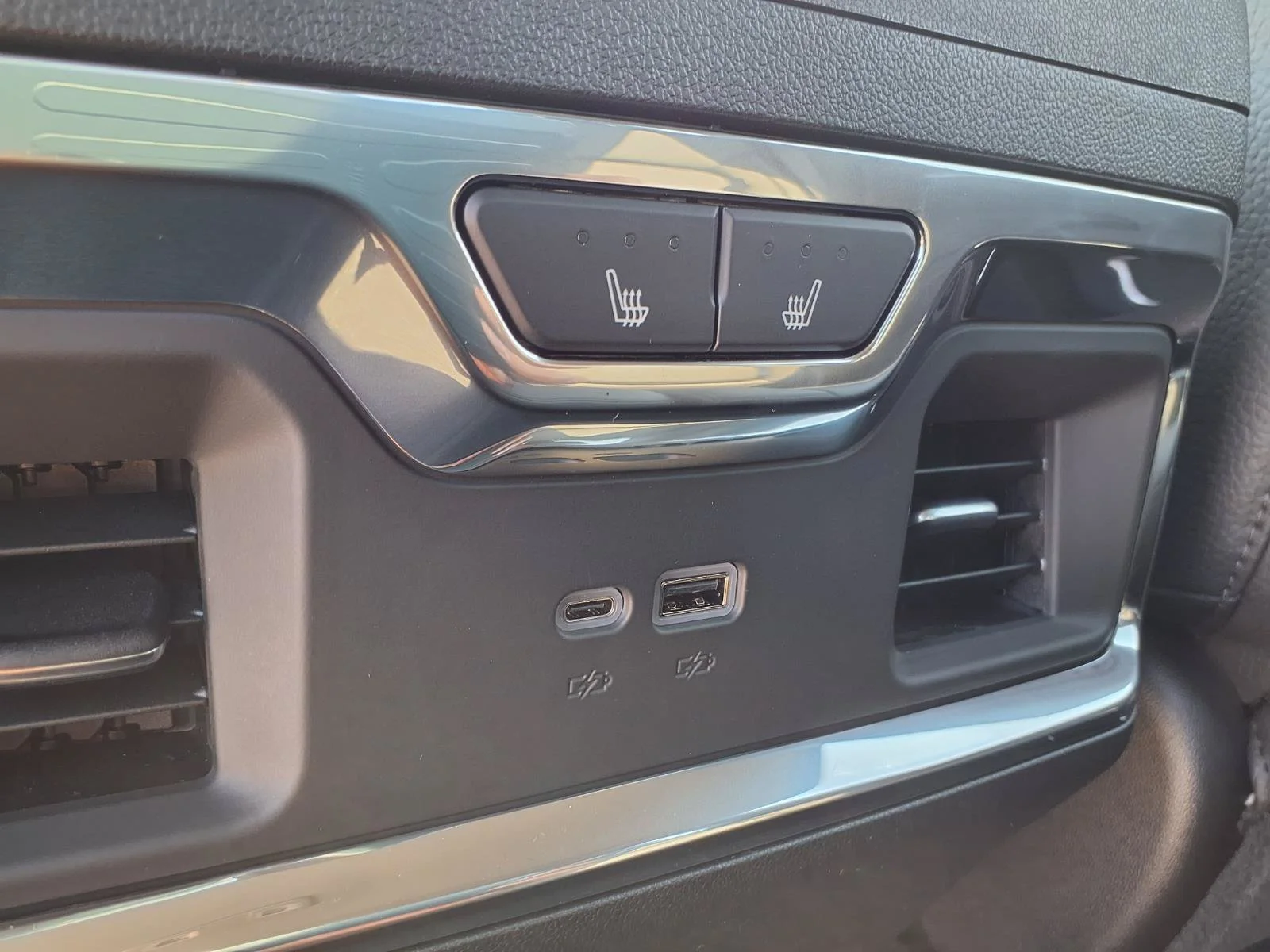 2026 GMC Sierra 2500HD Denali - Photo 17