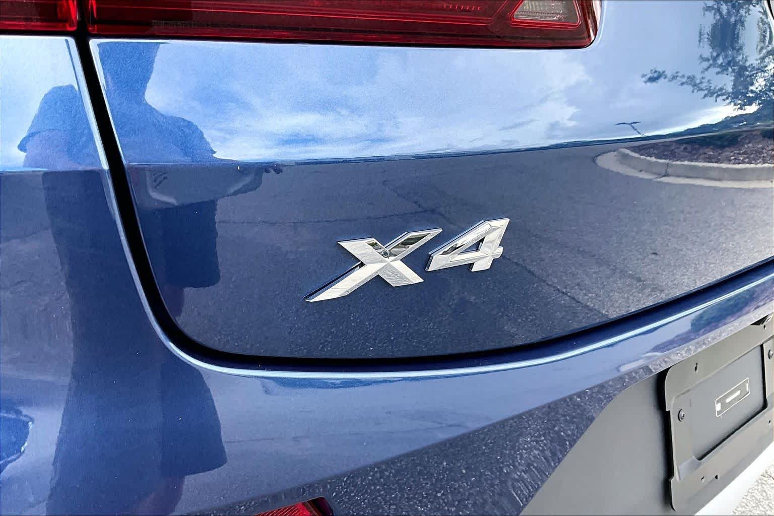 Certified Used 2025 Phytonic Blue Metallic BMW xDrive30i image 31