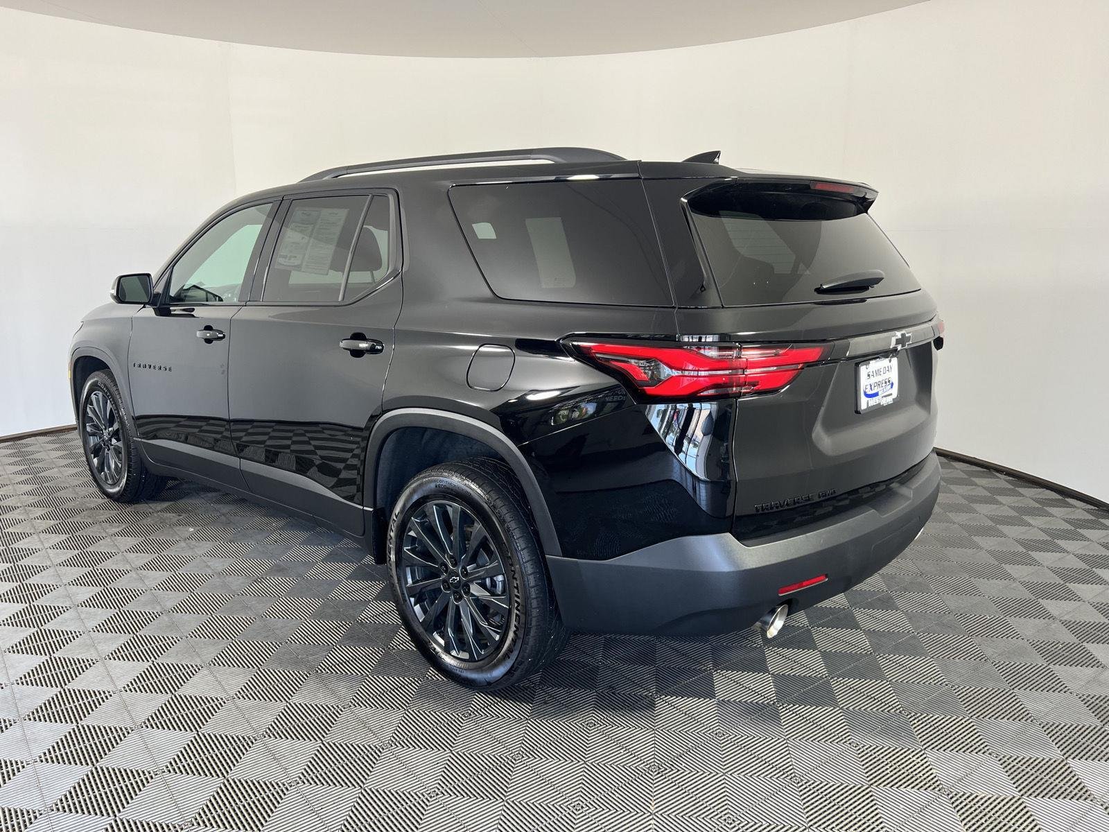 Used 2023 Mosaic Black Metallic Chevrolet RS image 13