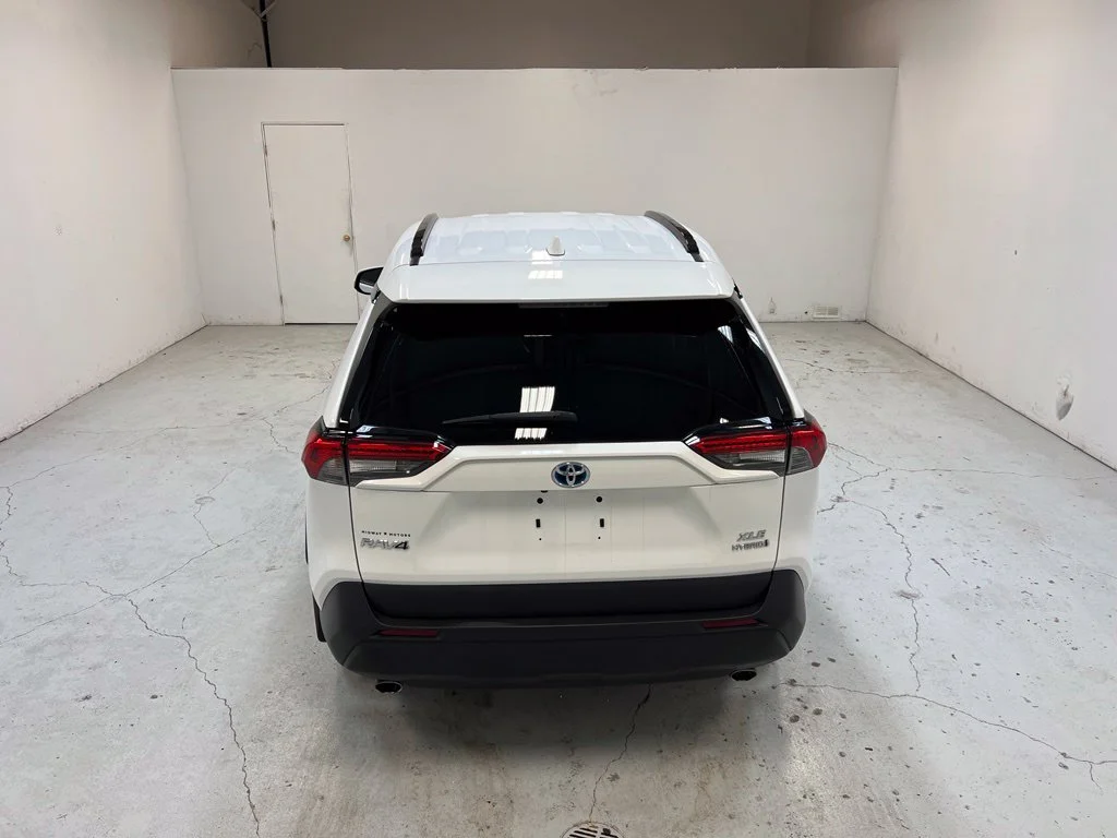 Certified Used 2022 White Toyota XLE image 3