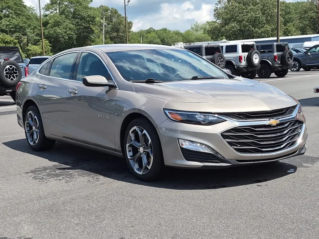 Used 2024 Mineral Gray Metallic Chevrolet LT image 2