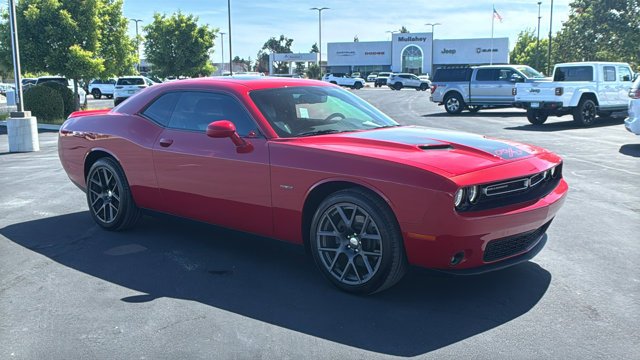 2016 Dodge Challenger R/T Plus's photo