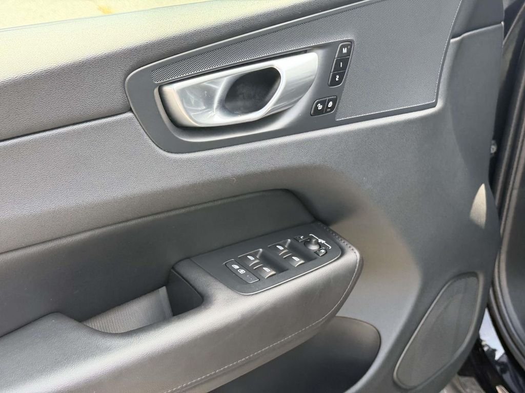 Used 2024 Black Volvo T8 Plus Dark Theme image 18