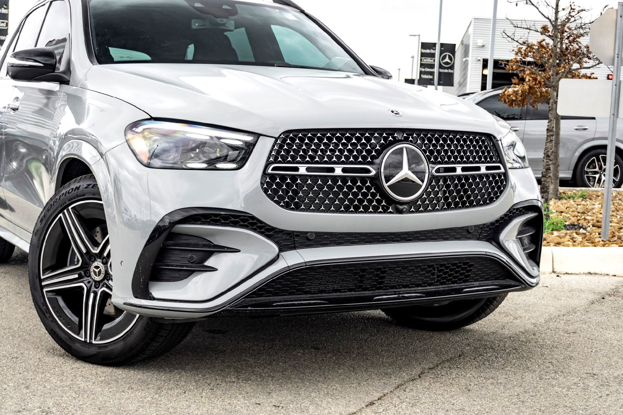 New 2026 MANUFAKTUR Alpine Grey Mercedes-Benz GLE 580 image 26