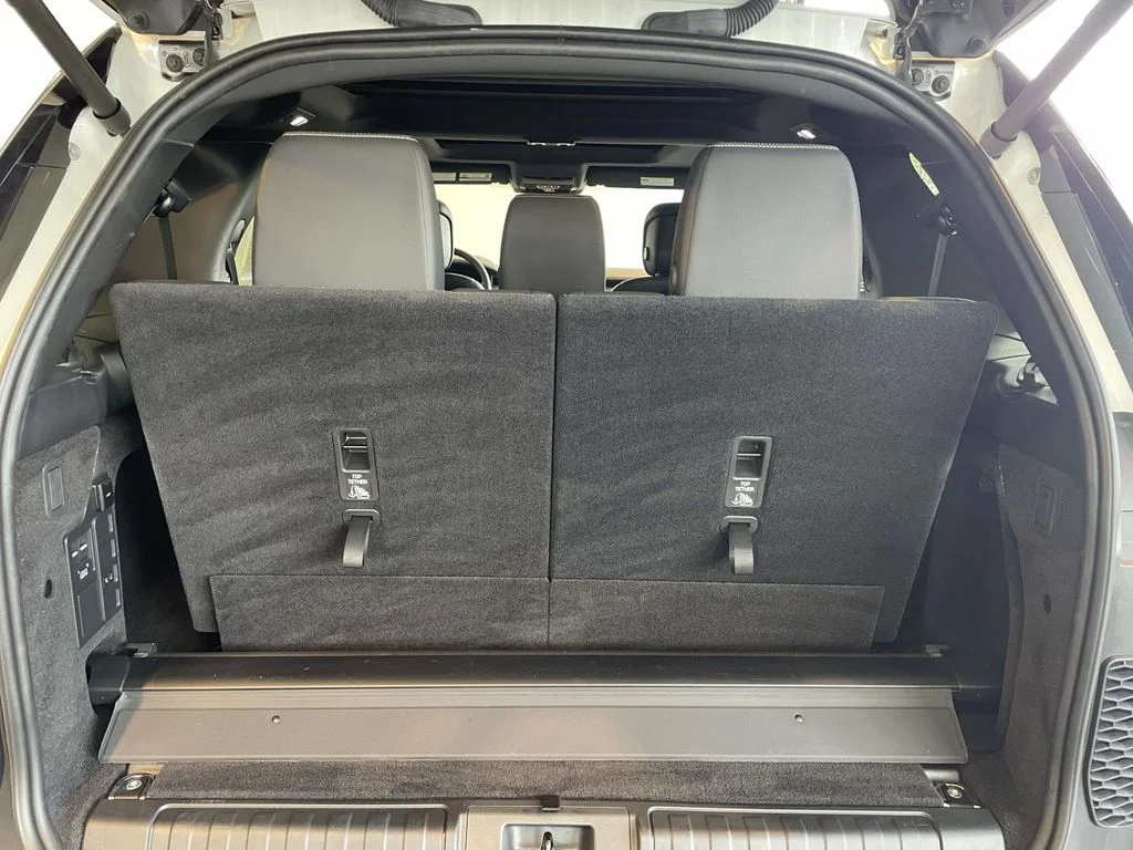 Used 2025 Fuji White Land Rover S image 19