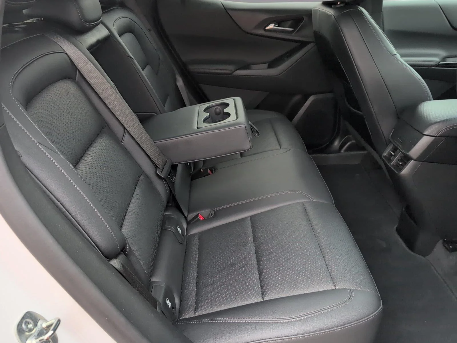 Used 2025 Summit White Chevrolet LT image 37