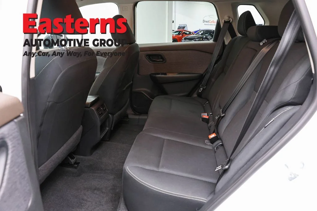 Used 2023 White Nissan S image 22