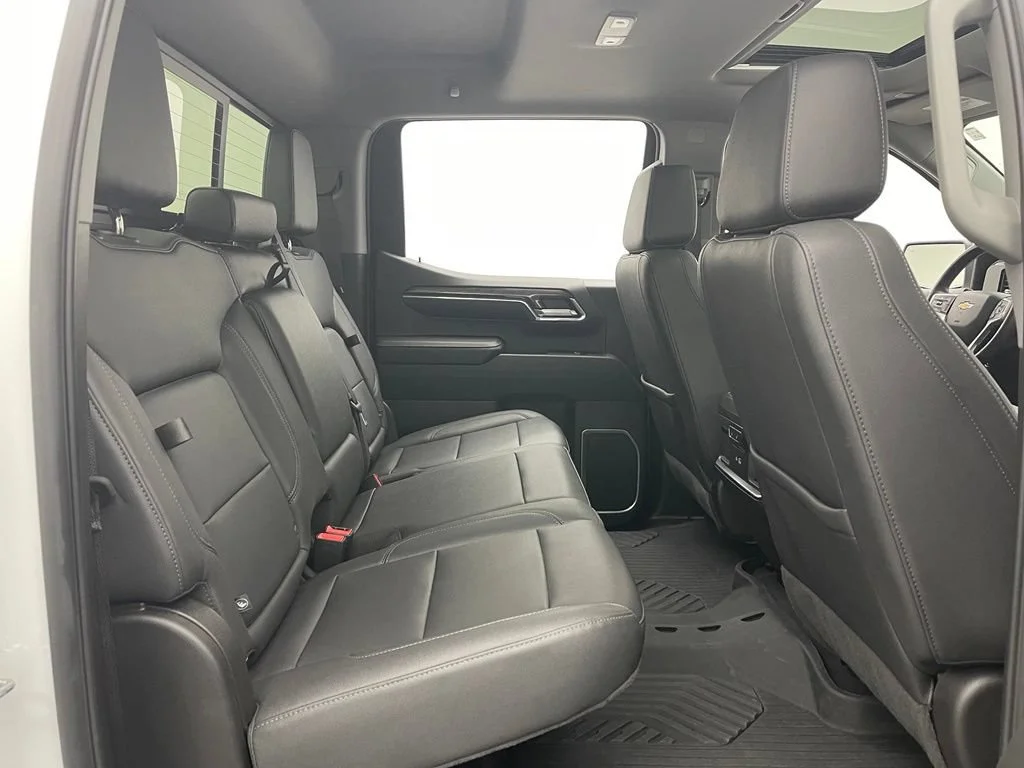 Used 2024 Summit White Chevrolet LTZ image 36